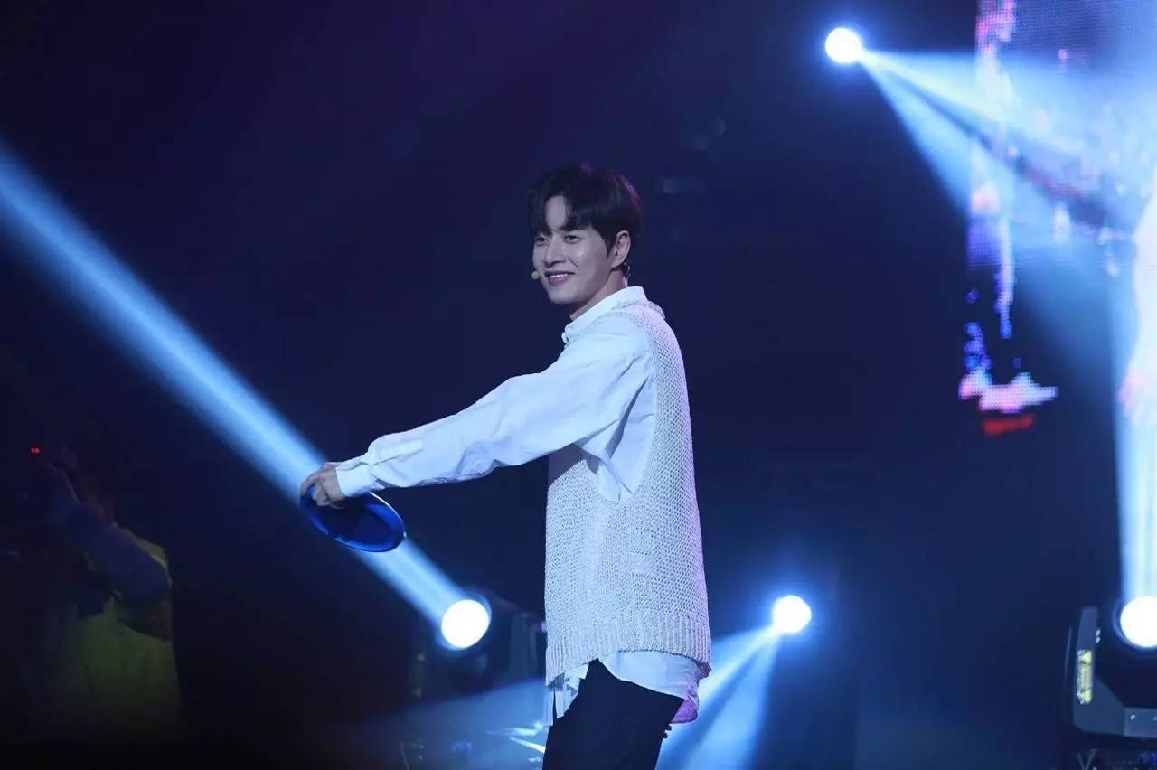 朴海镇恋爱曝光,朴海镇见面会照片