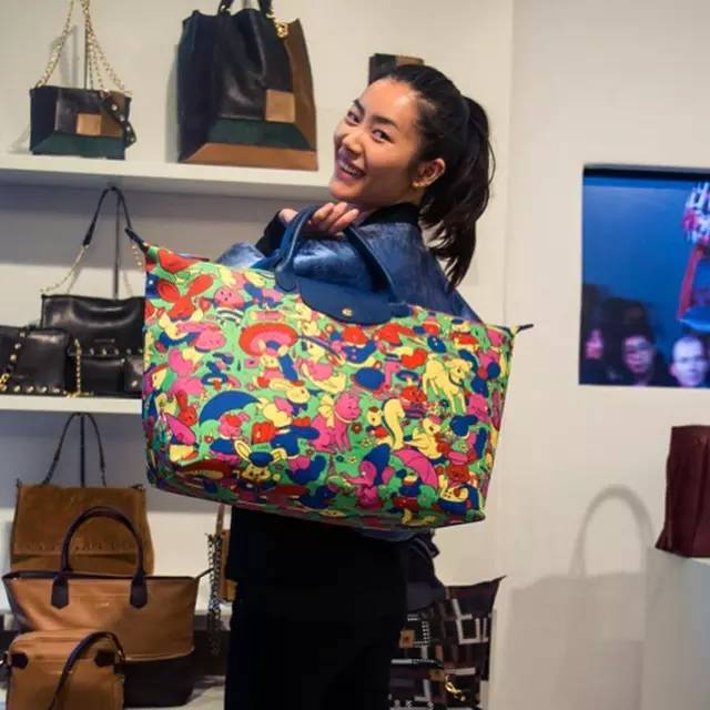 “半小时遇到4个同款”|留学生撞包大调查