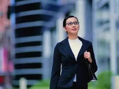 工作后想看自己档案怎么办,工作变动后如何调档案