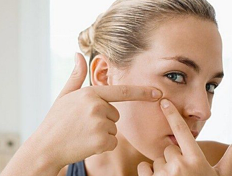 皮肤痣哪些不能要,身体有好多痣要不要处理