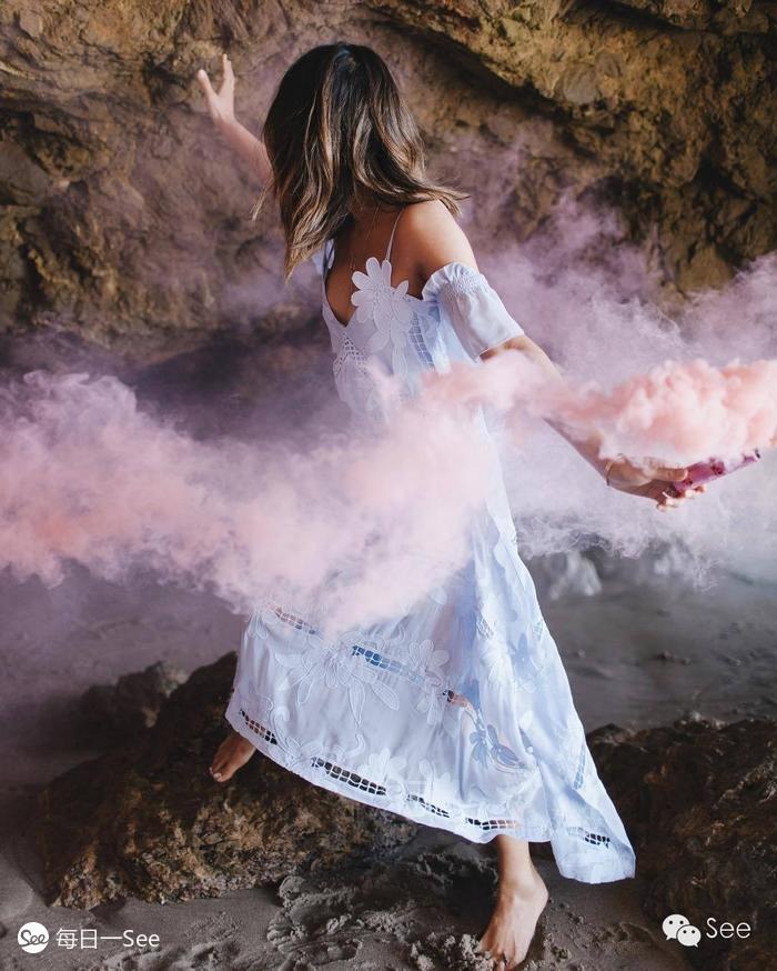 五一帮你搭：吊带裙PK碎花裙，去海边你更爱哪个？