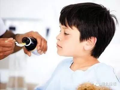武汉妈妈不看说明书凭习惯喂药，4个月大宝宝竟突然“便血”
