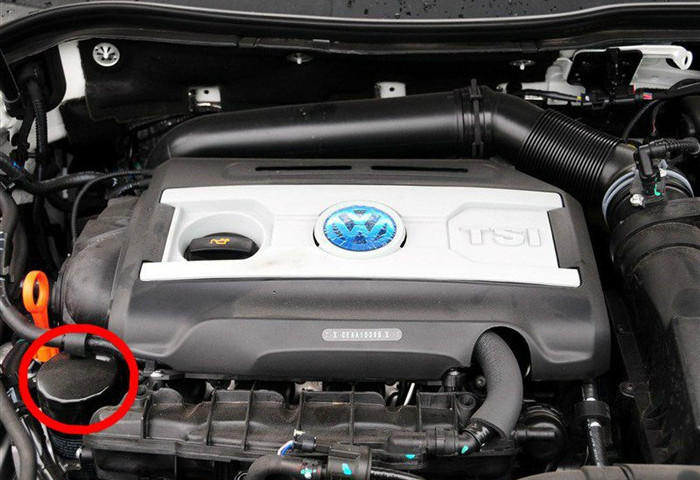 不简单！这哥们自己换机油-样样都是技术活啊！实在佩服啊！