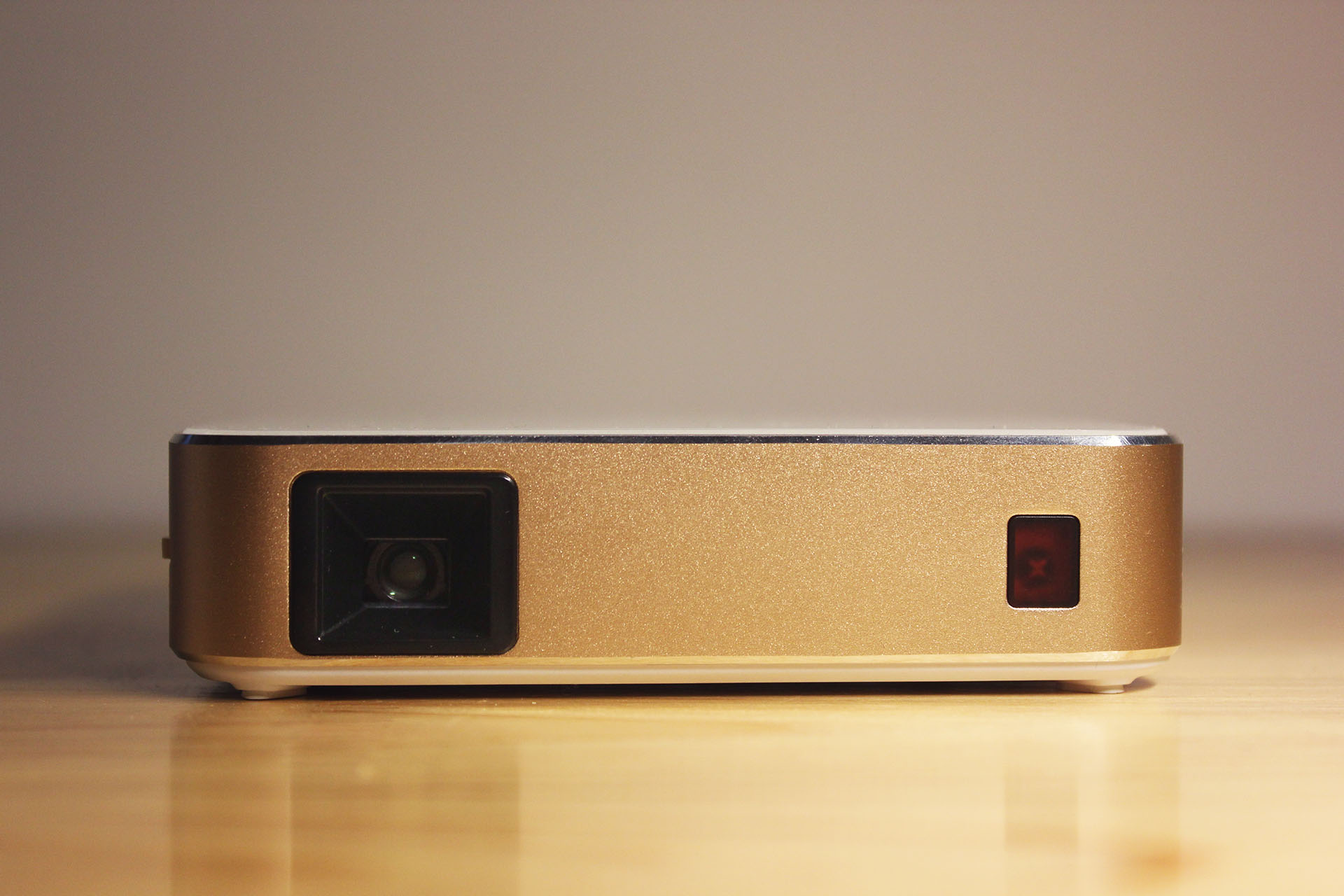 掌握寸光影-PaPa口袋影院体验