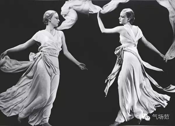 她是香奈儿签约的第一位超模,dior时尚界