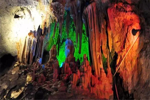 出境旅游需要身份证,出国游玩身份证办理