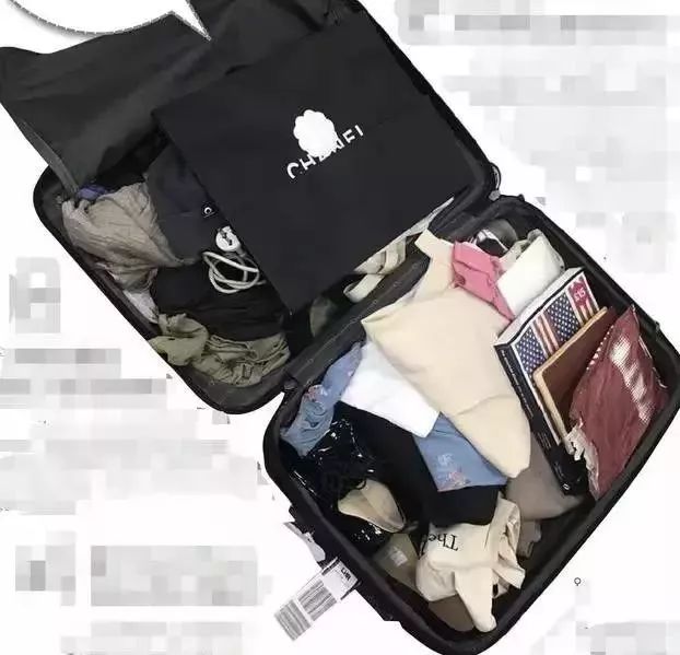 留学生带了5个coach包回国,下飞机后发现全部不翼而飞!机场的托运黑幕,细思极恐……