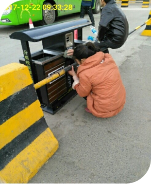 数字城管采集员清理共享单车,城管随手拍