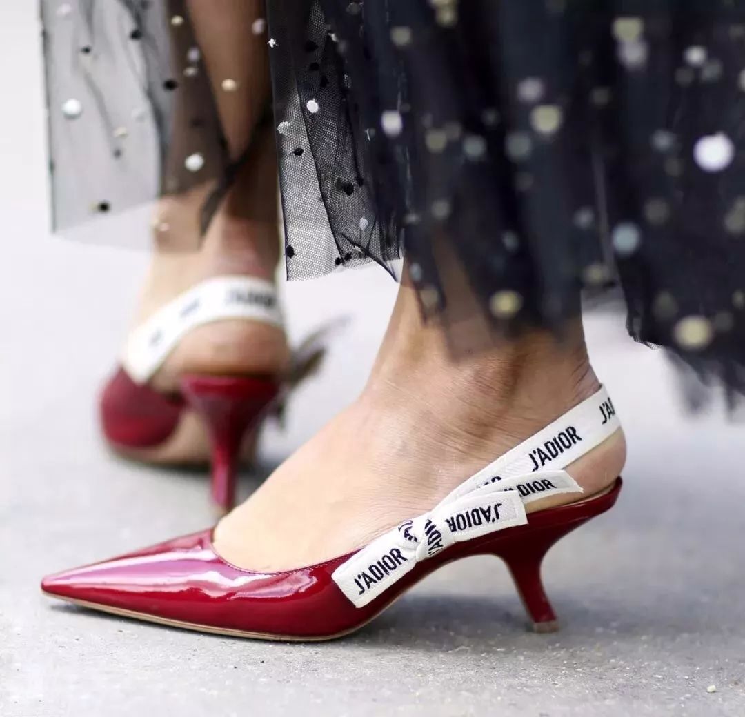 这5双鞋子秋天穿高级又时髦,今年流行这5款鞋时髦高级