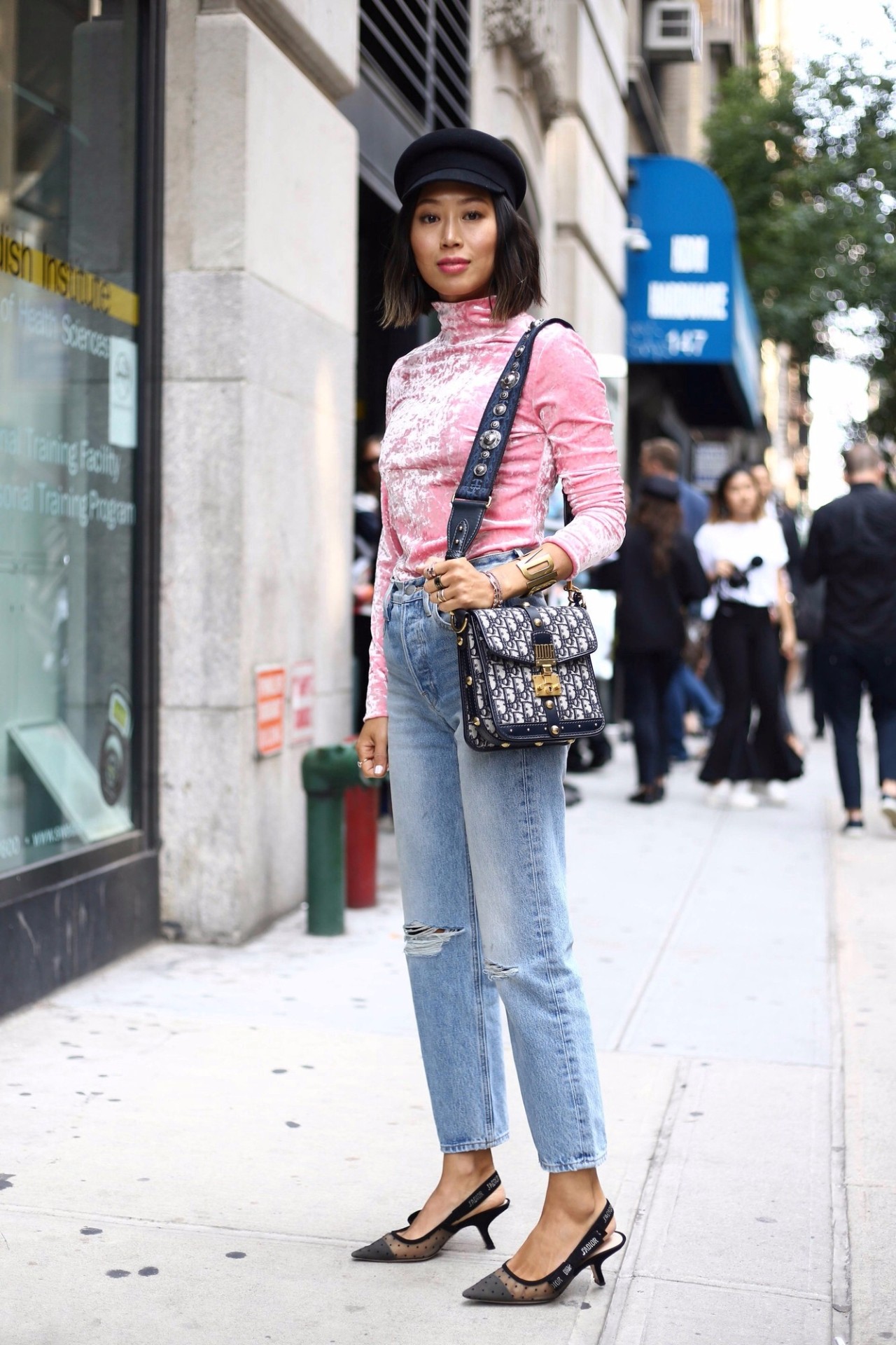 这5双鞋子秋天穿高级又时髦,今年流行这5款鞋时髦高级