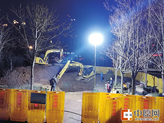 用水高峰期供水抢修,带水抢修未影响供水