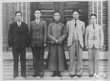 郑振铎的著作及事迹,郑振铎抢救古籍珍品