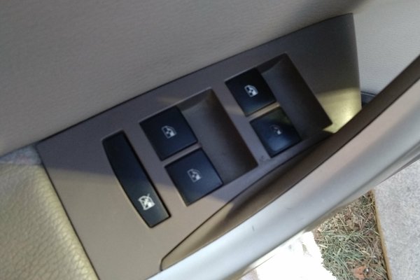 二手别克英朗2012款卖多少钱,别克英朗2012款手动挡二手车价格