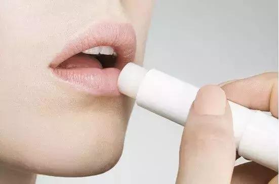 最便宜的润唇膏多少钱一支,性价比最滋润的唇膏