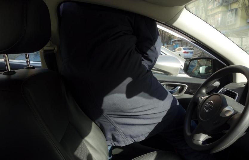 圣诞节热恋生活日记，开着轩逸陪女朋友搜集北京的圣诞树