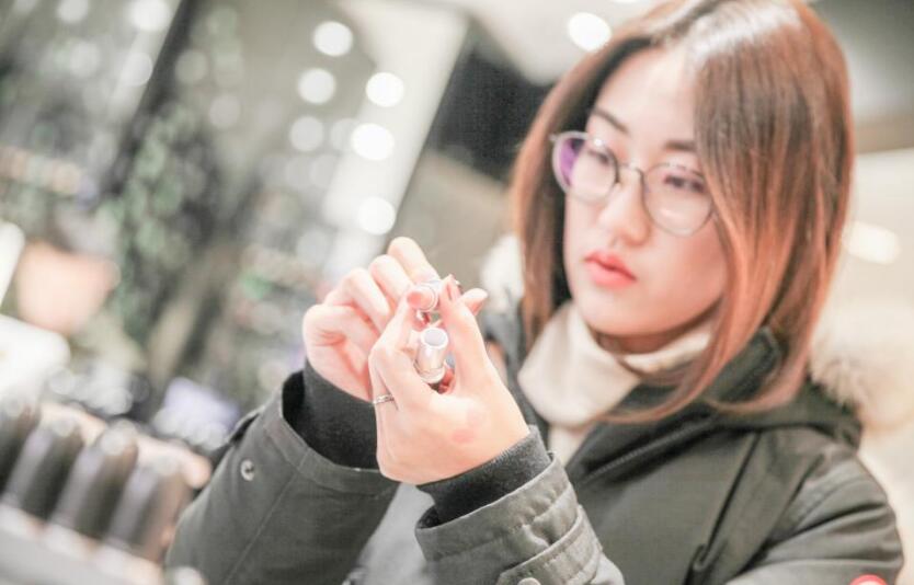 圣诞节热恋生活日记，开着轩逸陪女朋友搜集北京的圣诞树