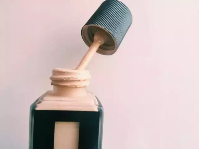 ysl羽毛恒久粉底液b20,ysl粉底液逆龄超模