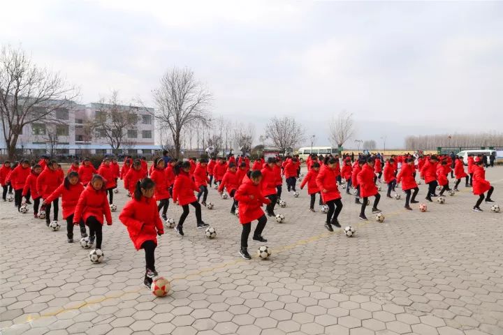 “全运冠军、退役运动员创业团队和健身教练国职培训基地公益行”