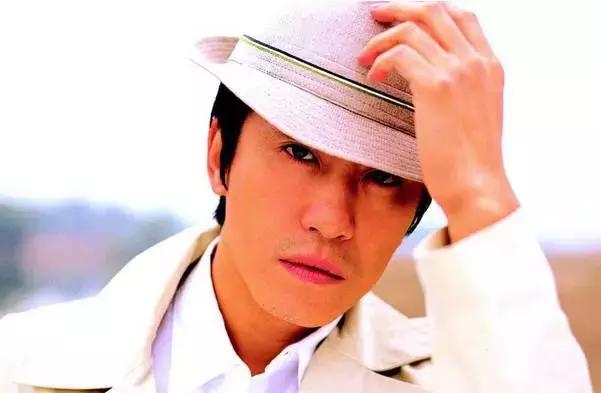 明星吸毒终身禁演,明星吸毒该禁演吗