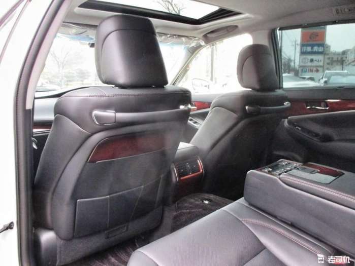 皇冠与日系车比较,日产丰田和国产丰田的区别