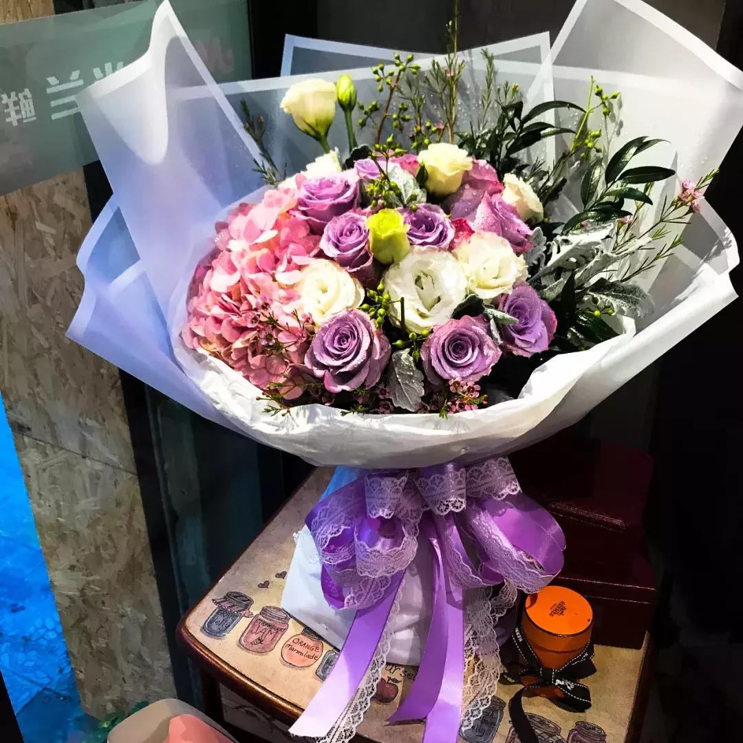 上廓街竟然有间360°鲜花环绕的小店