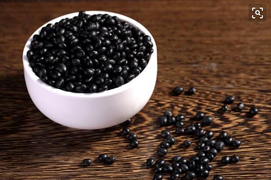 黑豆炒着吃还是煮着吃好,黑豆晚上吃好还是白天吃好