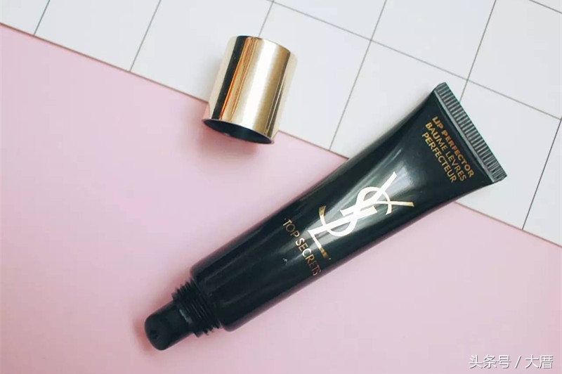 妆前起皮保湿补水推荐,浮妆掉粉脱妆用什么妆前乳