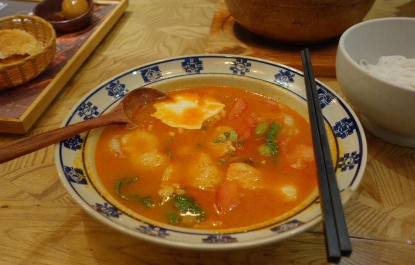 圣诞节热恋生活日记，开着轩逸陪女朋友搜集北京的圣诞树