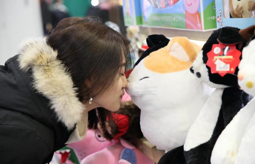 圣诞节热恋生活日记，开着轩逸陪女朋友搜集北京的圣诞树