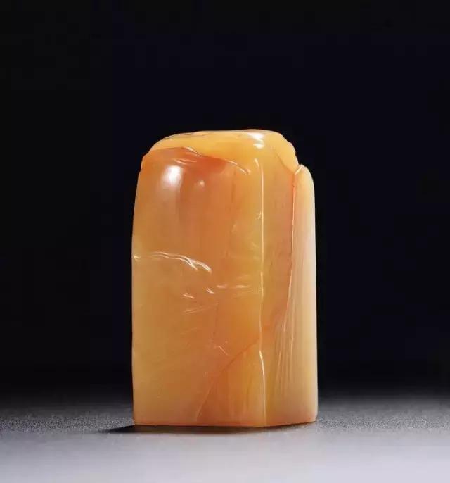 田黄石印章鉴别方法及价格,田黄石素面六面小印章价值