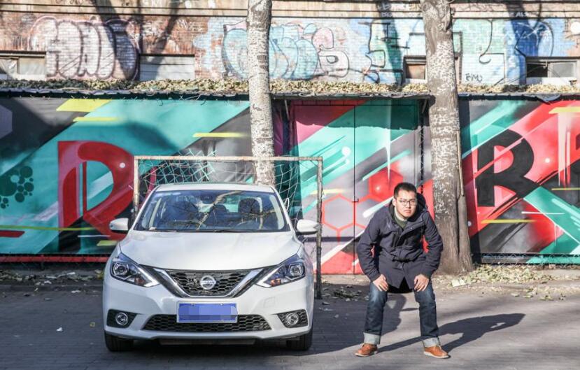 圣诞节热恋生活日记，开着轩逸陪女朋友搜集北京的圣诞树