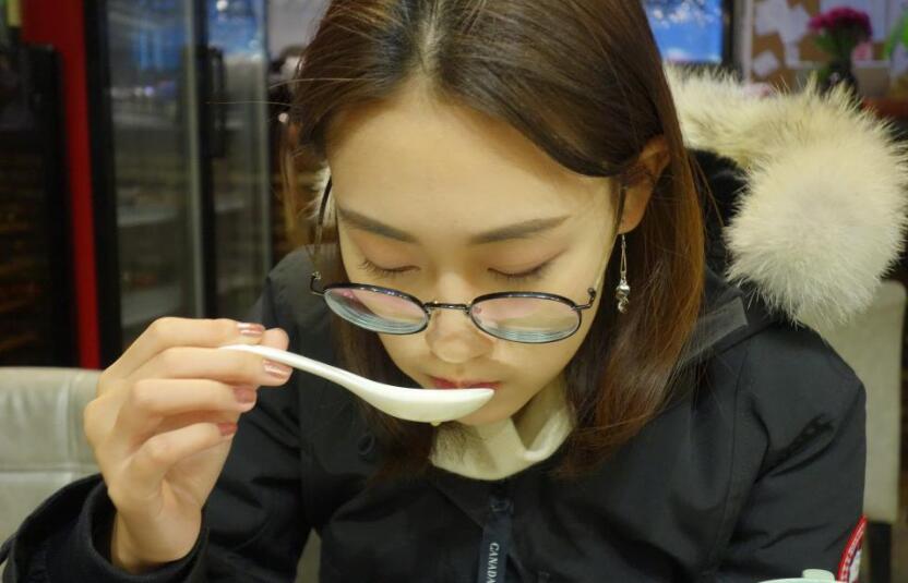 圣诞节热恋生活日记，开着轩逸陪女朋友搜集北京的圣诞树