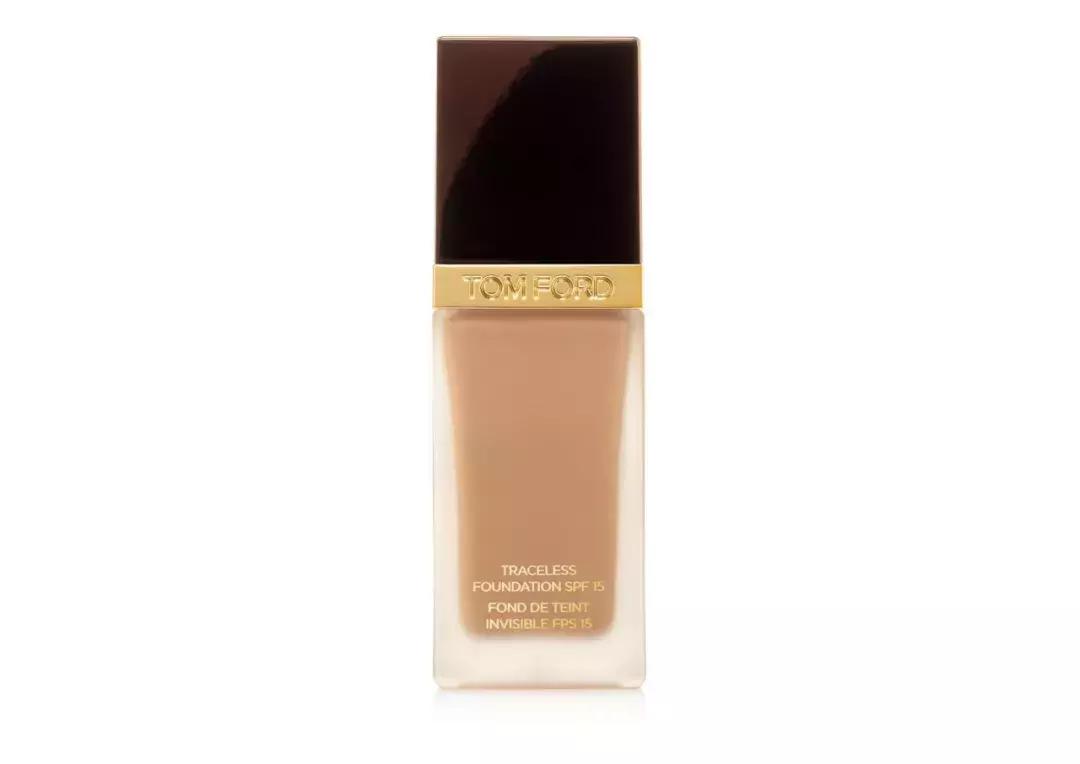 十四岁女孩适用的粉底液,适合皮肤干卡粉的粉底液