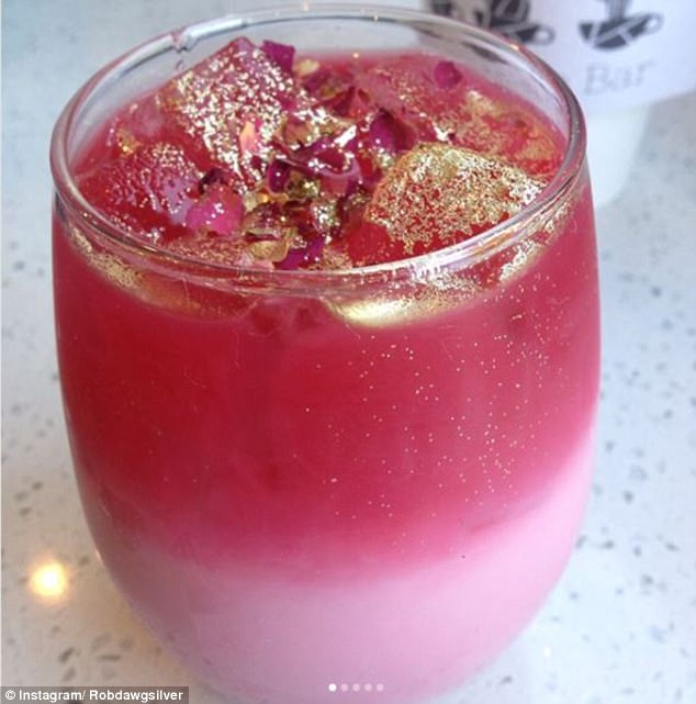 女富豪喝咖啡,女土豪喝茶