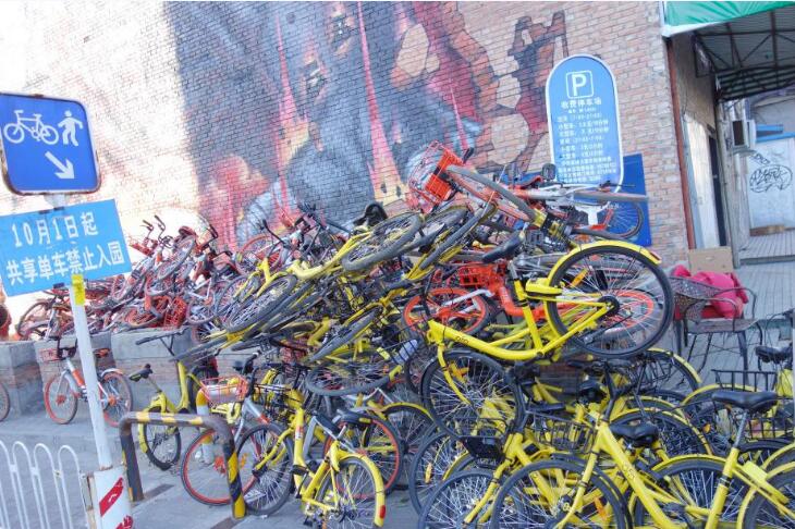 圣诞节热恋生活日记，开着轩逸陪女朋友搜集北京的圣诞树