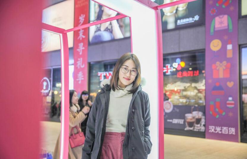 圣诞节热恋生活日记，开着轩逸陪女朋友搜集北京的圣诞树