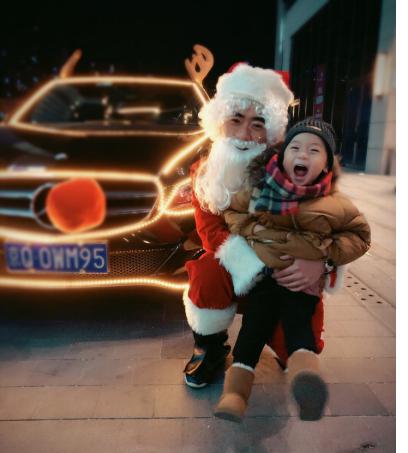 从60岁老人到一家三口,“滴滴童话雪橇车”在这个圣诞经历了什么