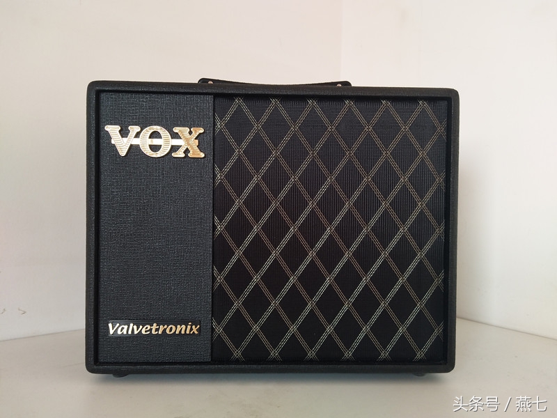 此款音箱可以模仿11款经典型号的声音，不玩吉他你压根看不懂