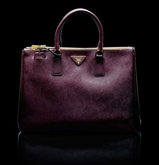 普拉达cleo腋下包真假对比,普拉达cleo腋下包真假区别