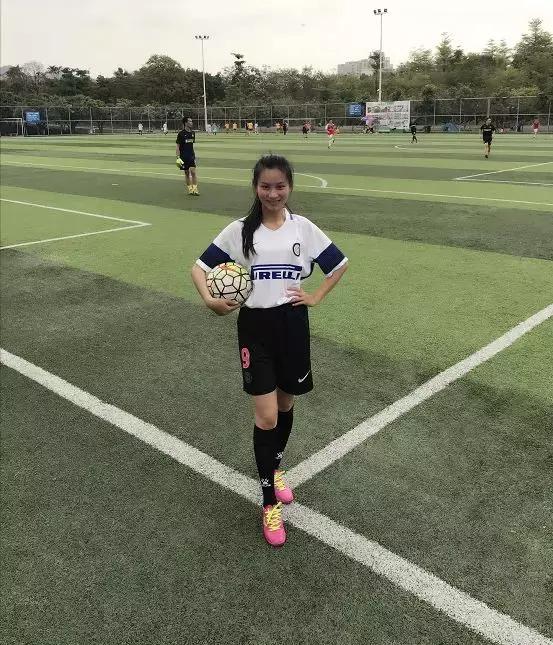 踢球不只是男生的专利丨寻找足球女汉子周亚利特辑