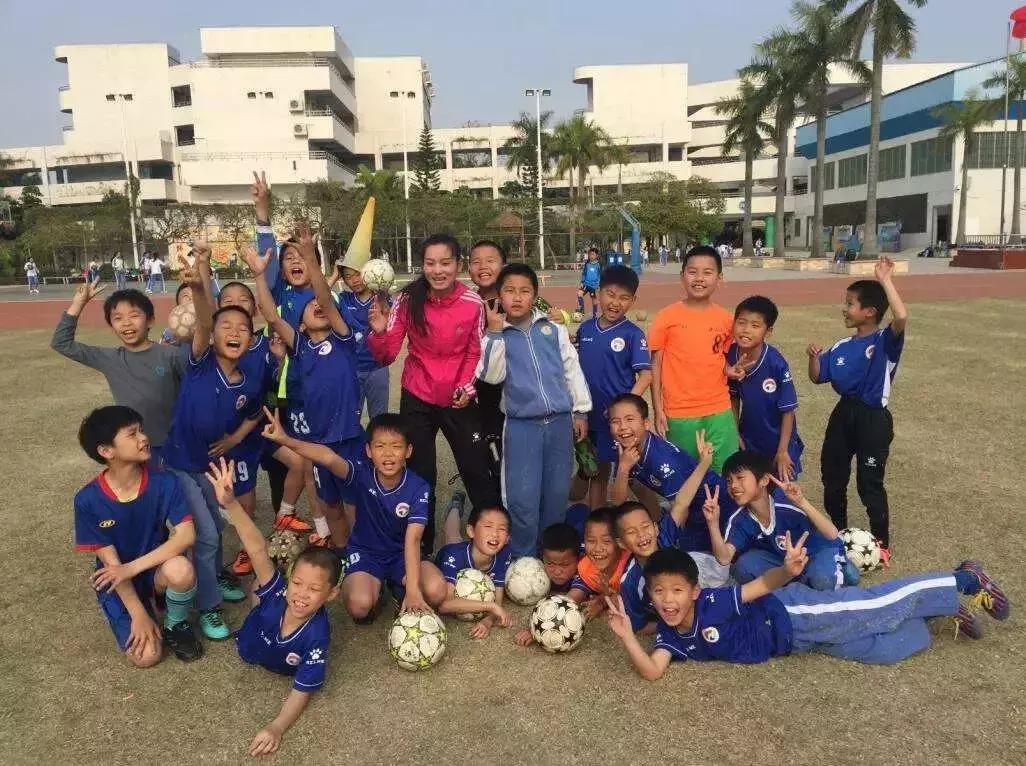 踢球不只是男生的专利丨寻找足球女汉子周亚利特辑