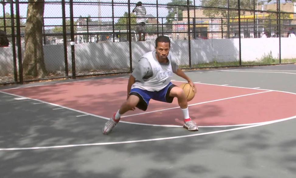 背对防守人过人,街球十大防守动作