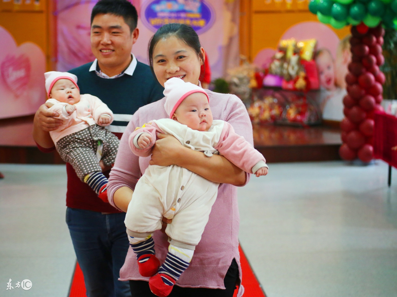 八个月宝宝腹泻一周后开始呕吐,八个月的宝宝腹泻伴有呕吐