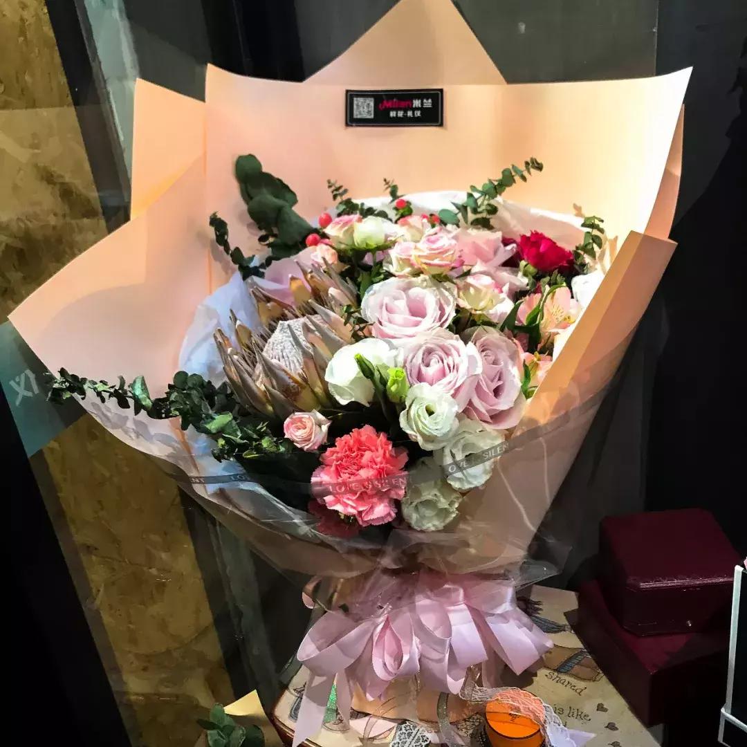 上廓街竟然有间360°鲜花环绕的小店