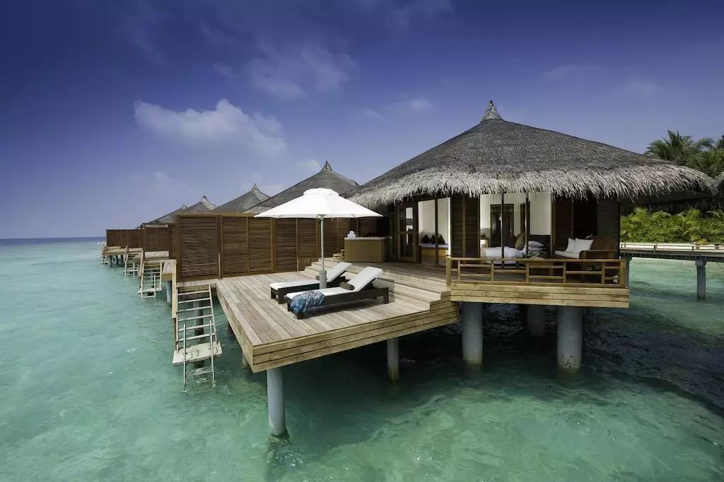 马尔代夫旅游选岛技巧,马尔代夫春节不加价的岛屿