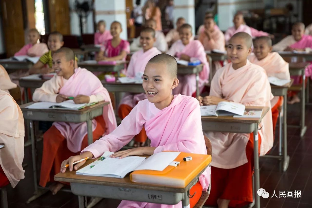 我的一周英语画报图片,我的一周英语画报