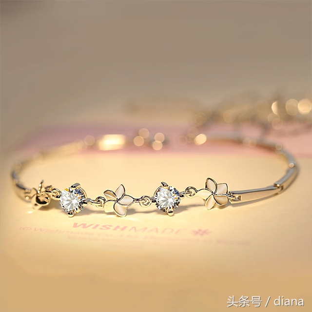 女孩子会想要的新年礼物饰品篇,元旦送什么礼物给女朋友更有意义