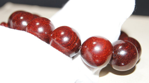 鸡翅木佛珠手串怎么盘玩,佛珠手串怎么养才起包浆