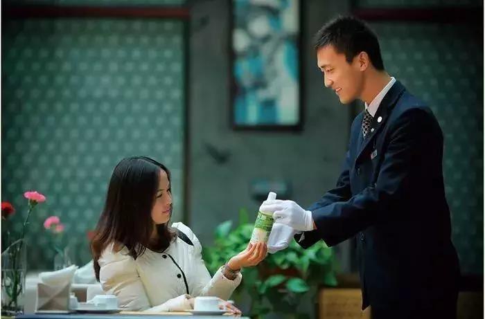 一城一色の人有德行，如水至清-德清