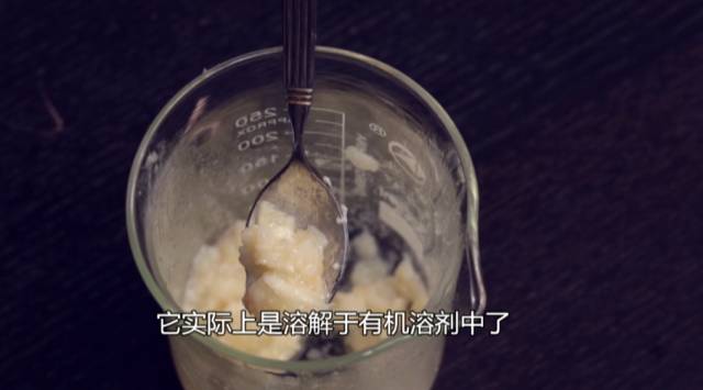 口香糖吃进肚子里怎么办,口香糖吃进肚子里怎么办呀